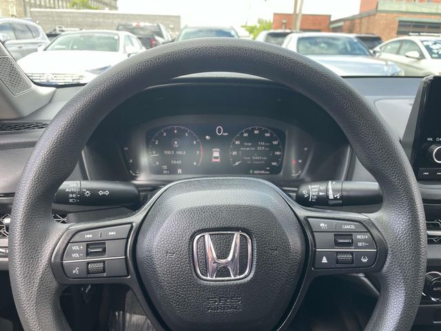 Vehicle image 30 of 35