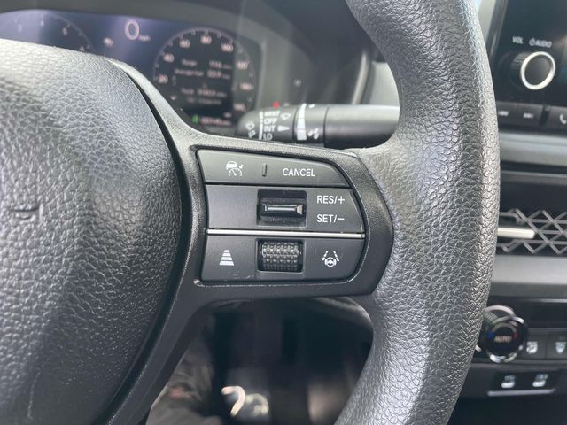 Vehicle image 31 of 35