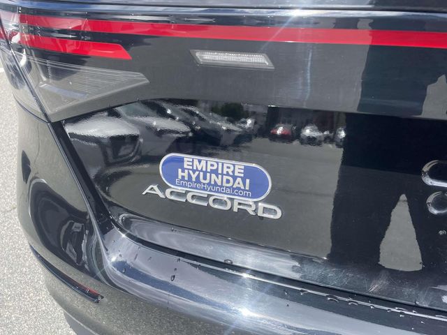 Vehicle image 10 of 35