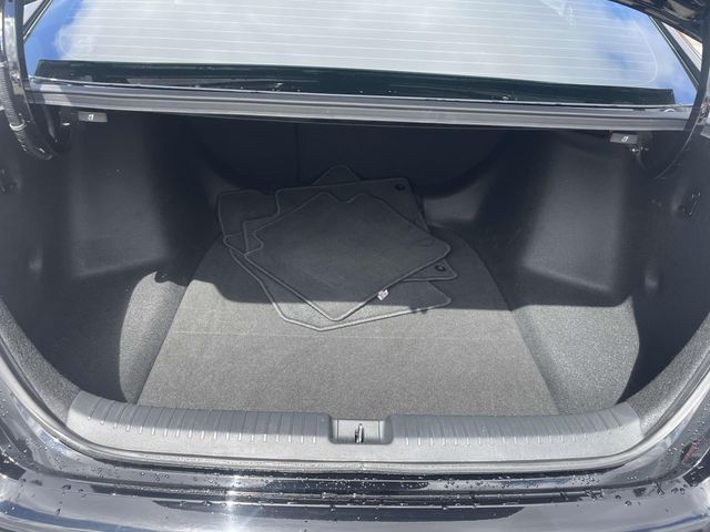 Vehicle image 11 of 35