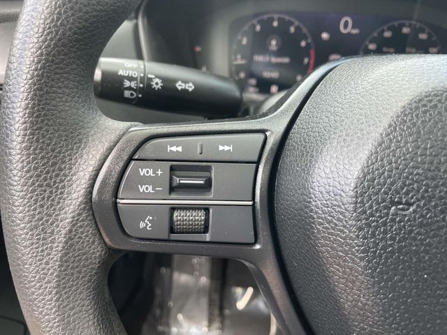 Vehicle image 32 of 35