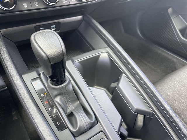 Vehicle image 26 of 35