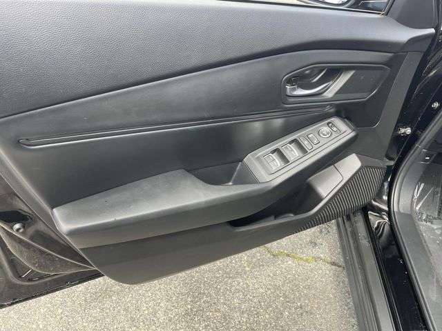 Vehicle image 18 of 35