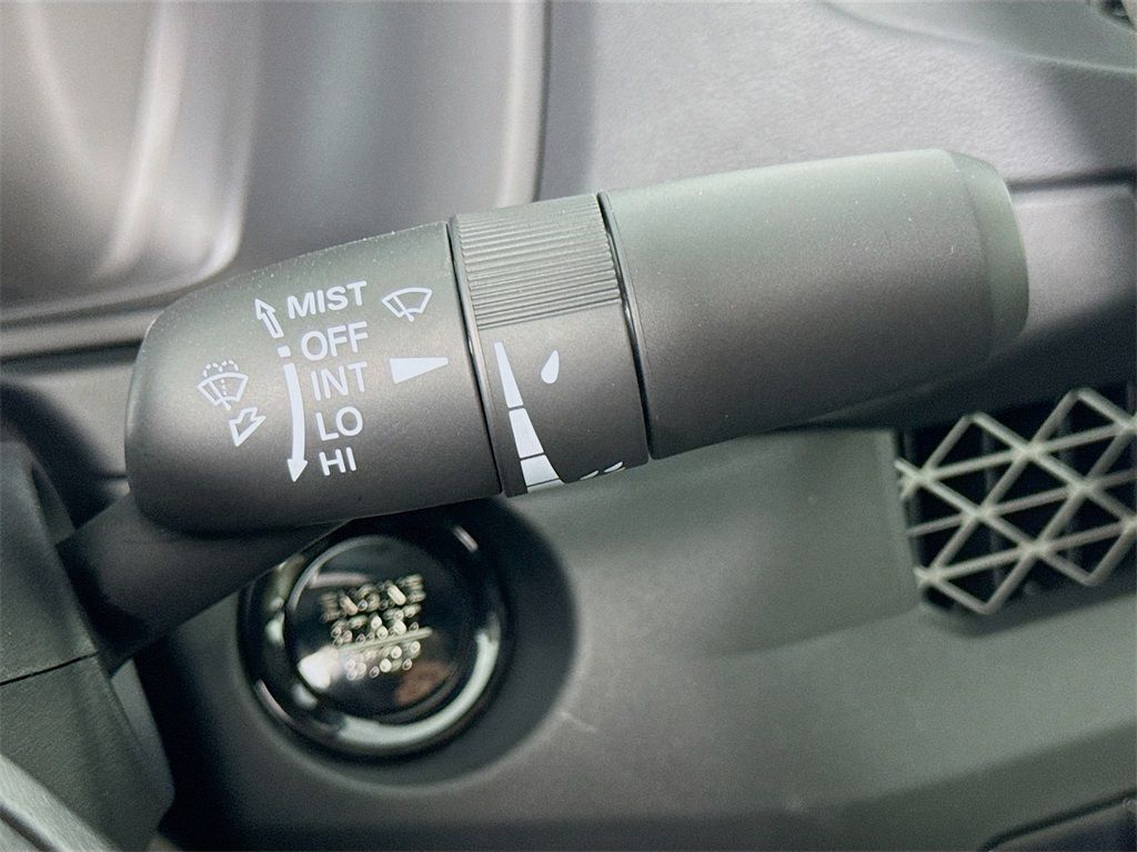 Vehicle image 19 of 40