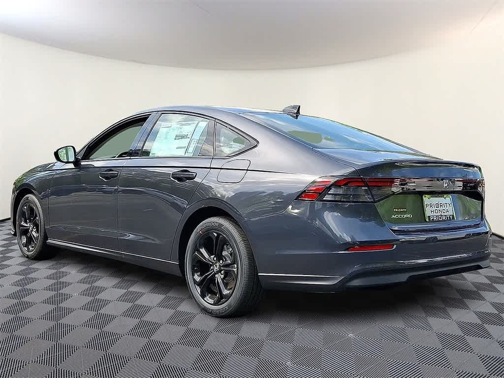 2025 Honda Accord Sedan SE Image 4 of 18
