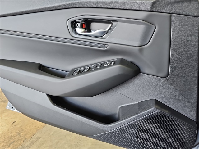 Vehicle image 27 of 36