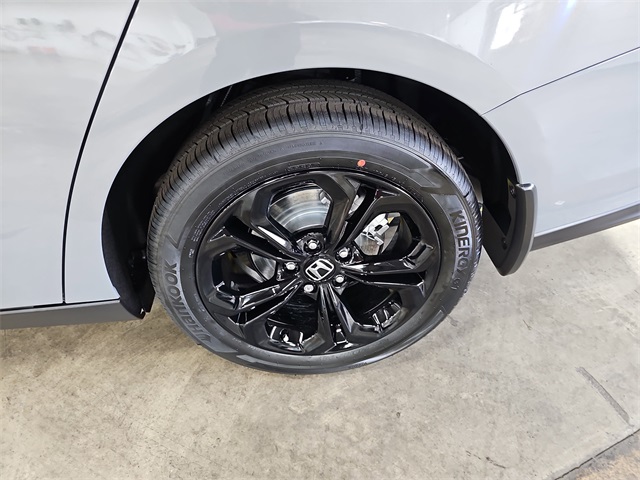 Vehicle image 34 of 36