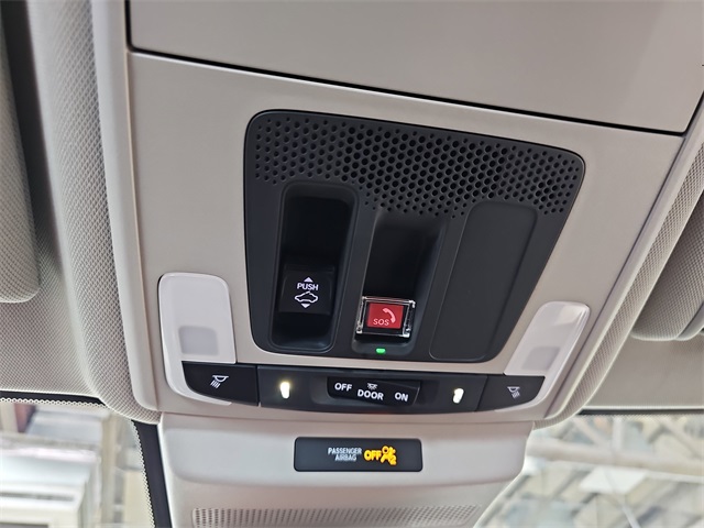 Vehicle image 26 of 36