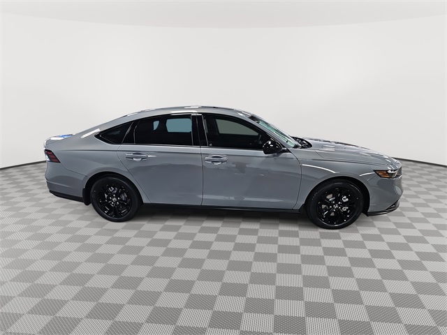 Vehicle image 4 of 36