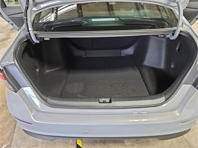 Vehicle image 12 of 36