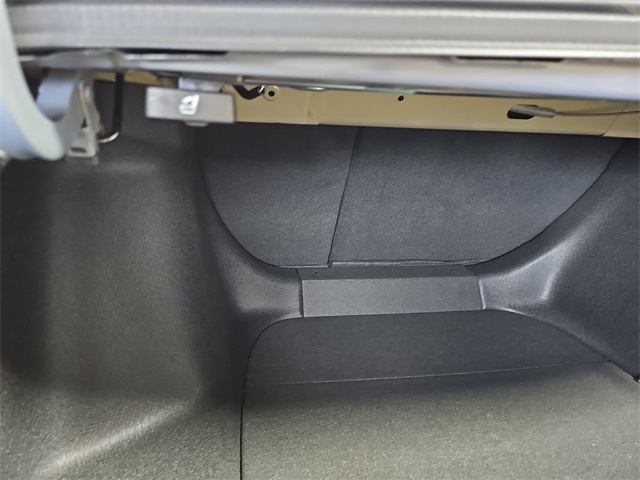 Vehicle image 13 of 36