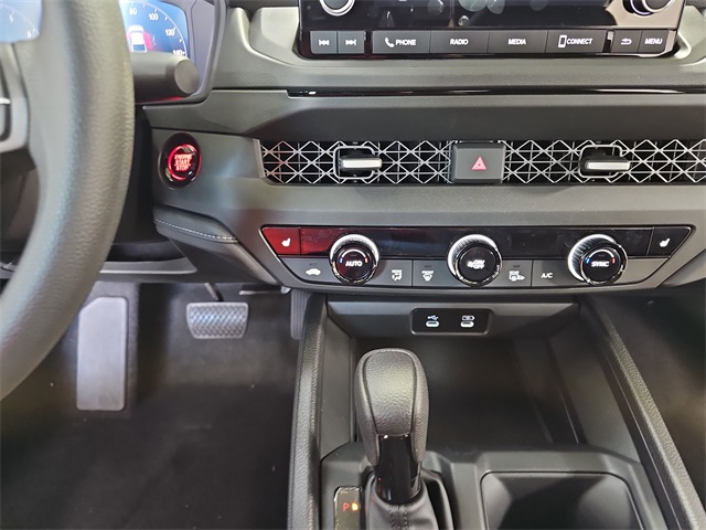 Vehicle image 18 of 36