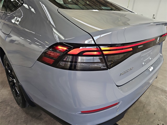Vehicle image 35 of 36