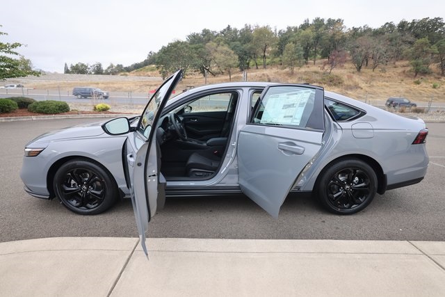 2025 Honda Accord Sedan SE Image 18 of 40