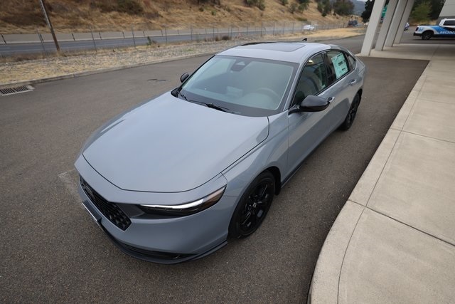 2025 Honda Accord Sedan SE Image 2 of 40