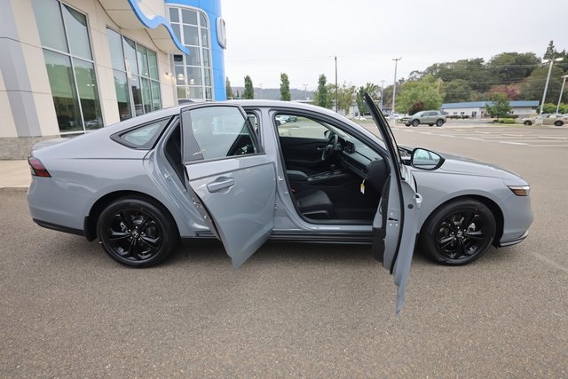 2025 Honda Accord Sedan SE Image 9 of 40