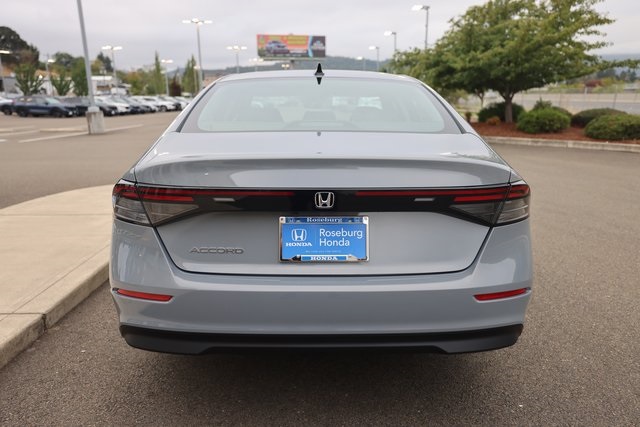 2025 Honda Accord Sedan SE Image 12 of 40