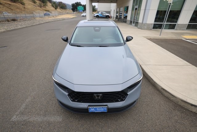 2025 Honda Accord Sedan SE Image 3 of 40