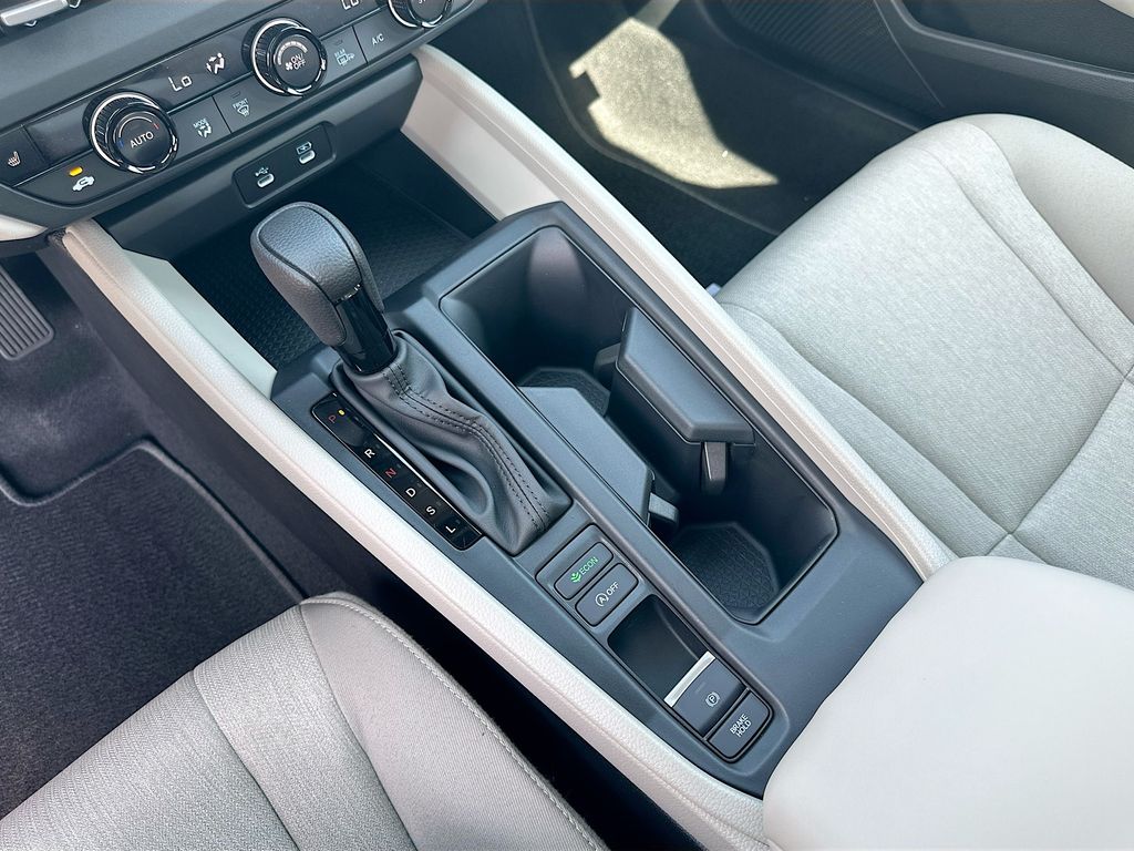Vehicle image 14 of 23