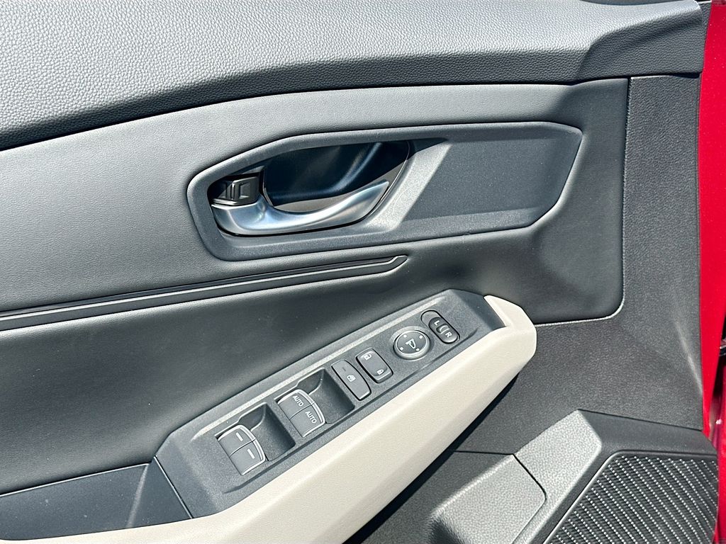 Vehicle image 19 of 23