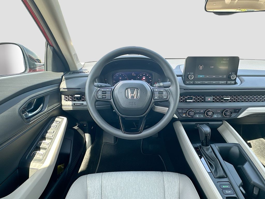 Vehicle image 18 of 23