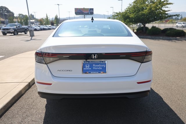 2025 Honda Accord Sedan SE Image 11 of 40