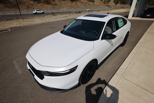 2025 Honda Accord Sedan SE Image 2 of 40