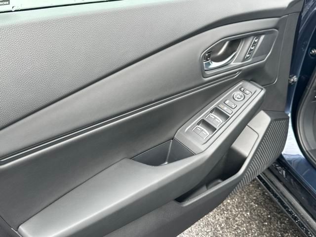 Vehicle image 10 of 35