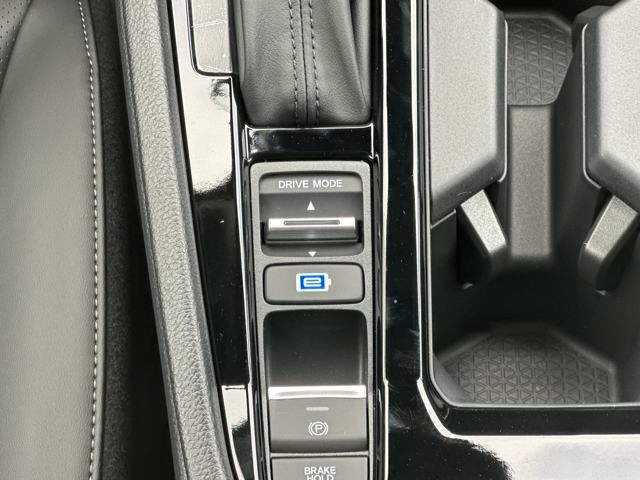 Vehicle image 24 of 35