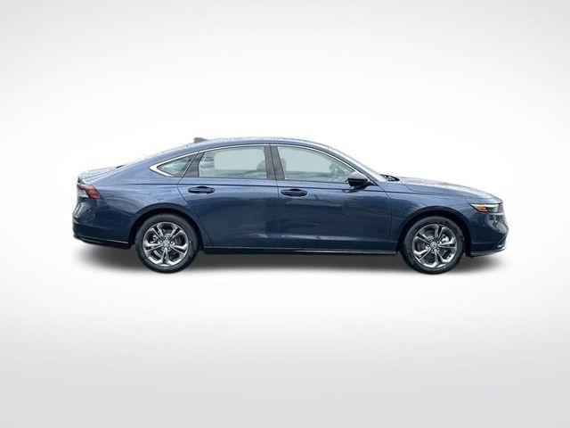 Vehicle image 4 of 35