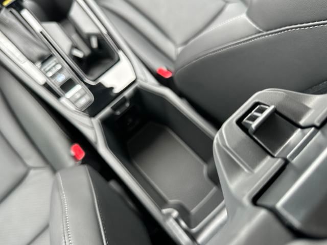 Vehicle image 27 of 35