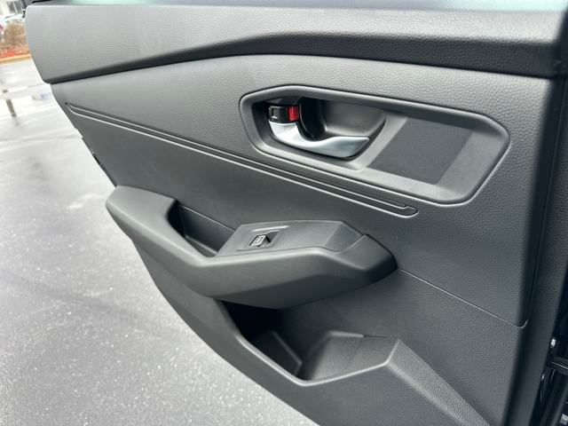 Vehicle image 15 of 35