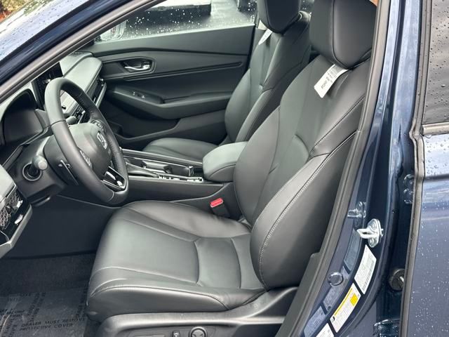 Vehicle image 9 of 35