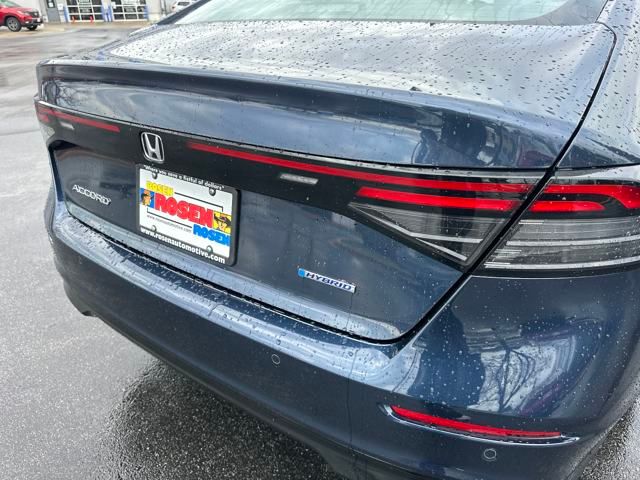 Vehicle image 33 of 35