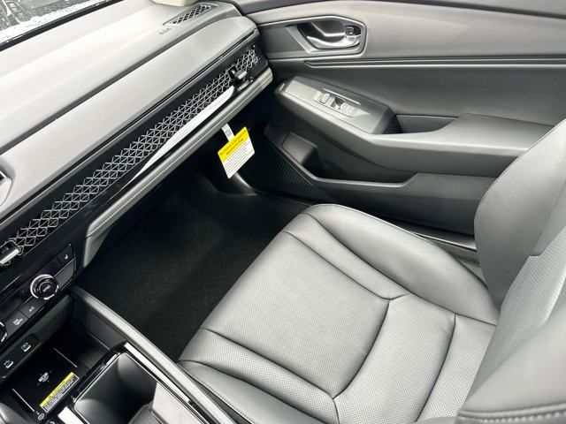 Vehicle image 26 of 35