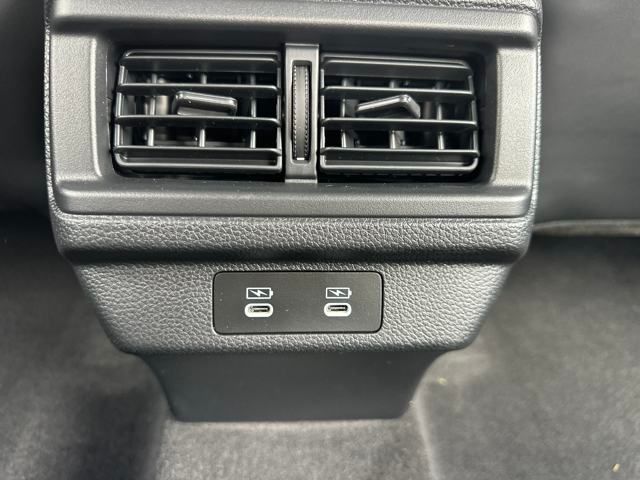 Vehicle image 16 of 35