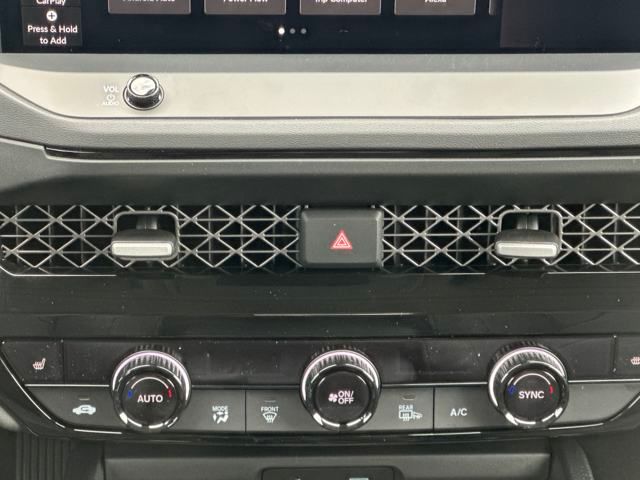 Vehicle image 21 of 35
