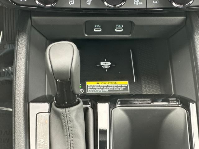 Vehicle image 22 of 35