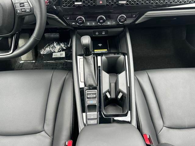 Vehicle image 25 of 35