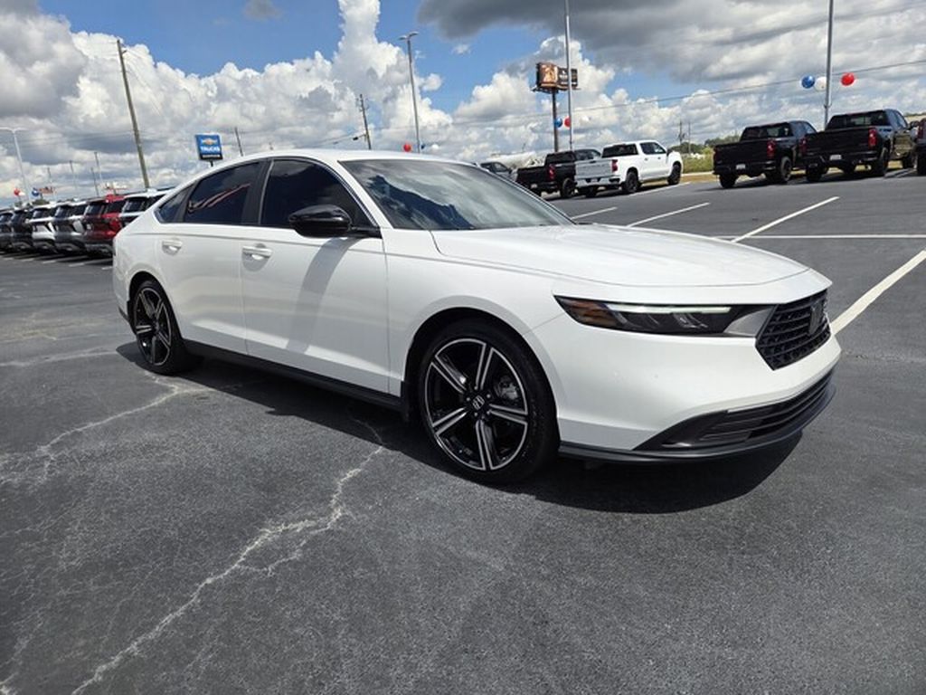 2025 Honda Accord Hybrid Sport Image 1 of 29