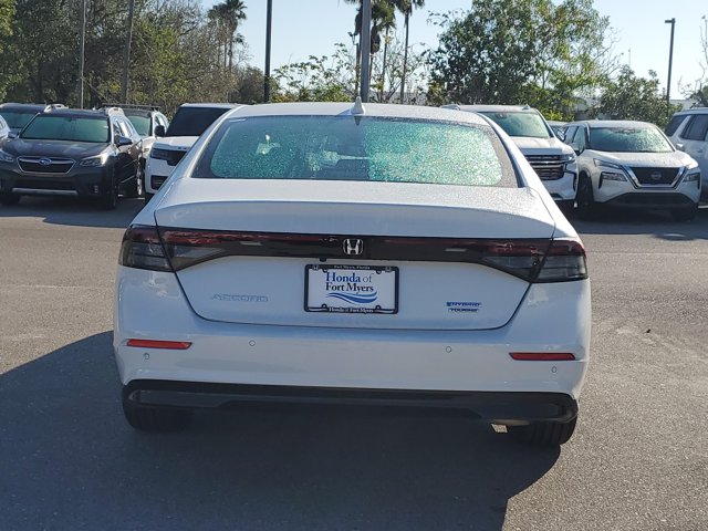 Vehicle image 6 of 32