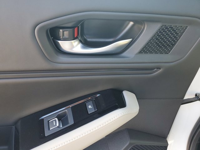 Vehicle image 11 of 32