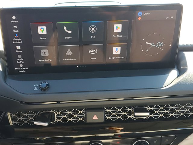 Vehicle image 26 of 32