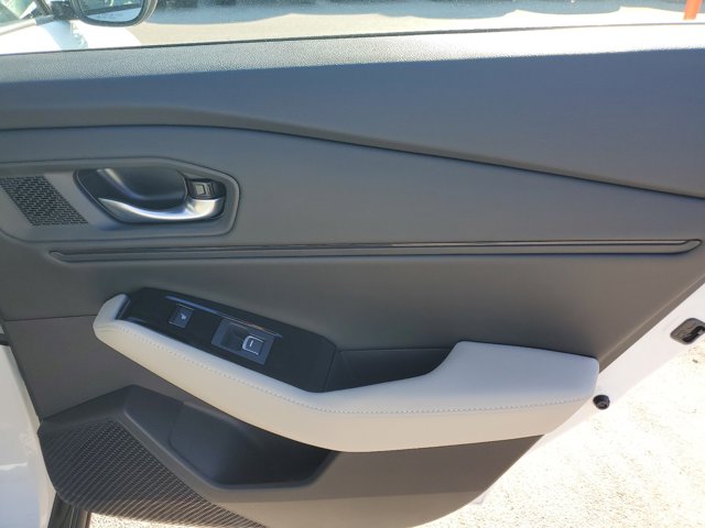 Vehicle image 19 of 32