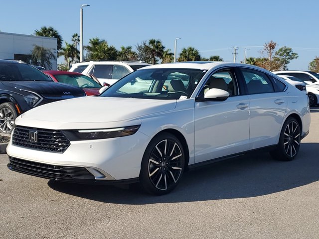 Vehicle image 1 of 32