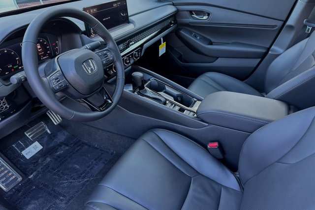 2025 Honda Accord Hybrid Sport-L Image 14 of 31