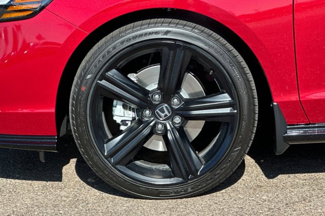 2025 Honda Accord Hybrid Sport-L Image 9 of 31