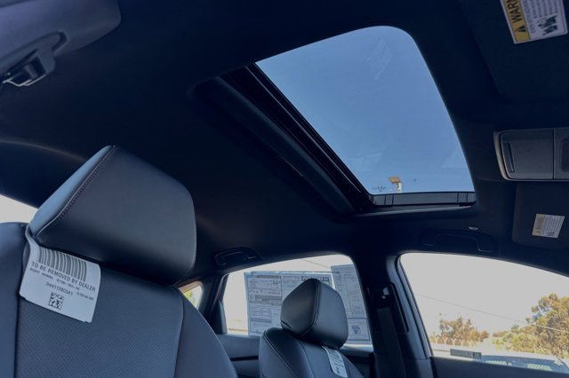 2025 Honda Accord Hybrid Sport-L Image 11 of 31