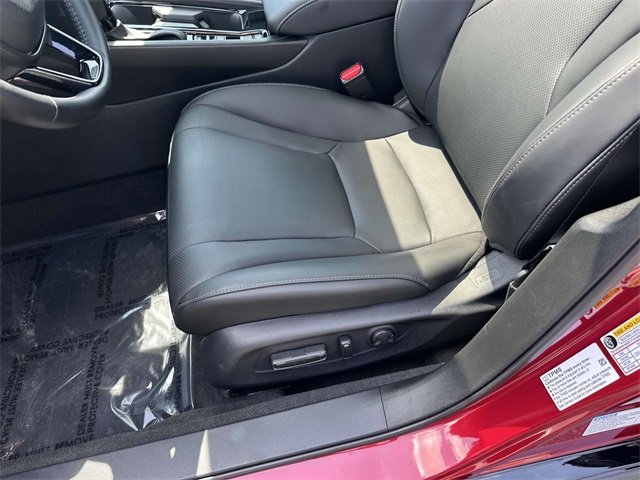 Vehicle image 19 of 25