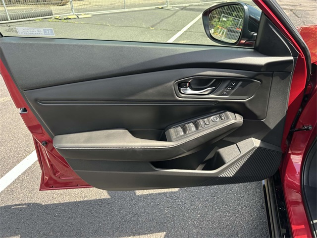 Vehicle image 14 of 25